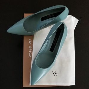 Never worn Via Spiga Nikole pumps
